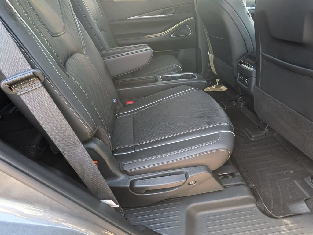 Used 2025 INFINITI QX60 Autograph w/ Cargo Package AWD/4WD image 30