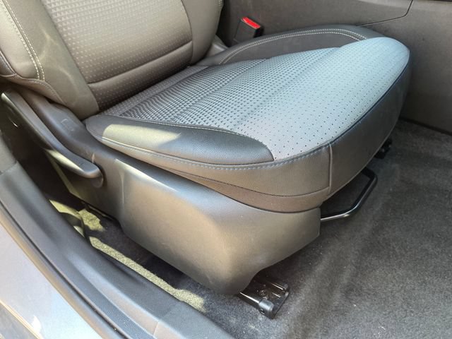 Used 2025 Chevrolet Trax LT w/ LT Convenience Package FWD image 34