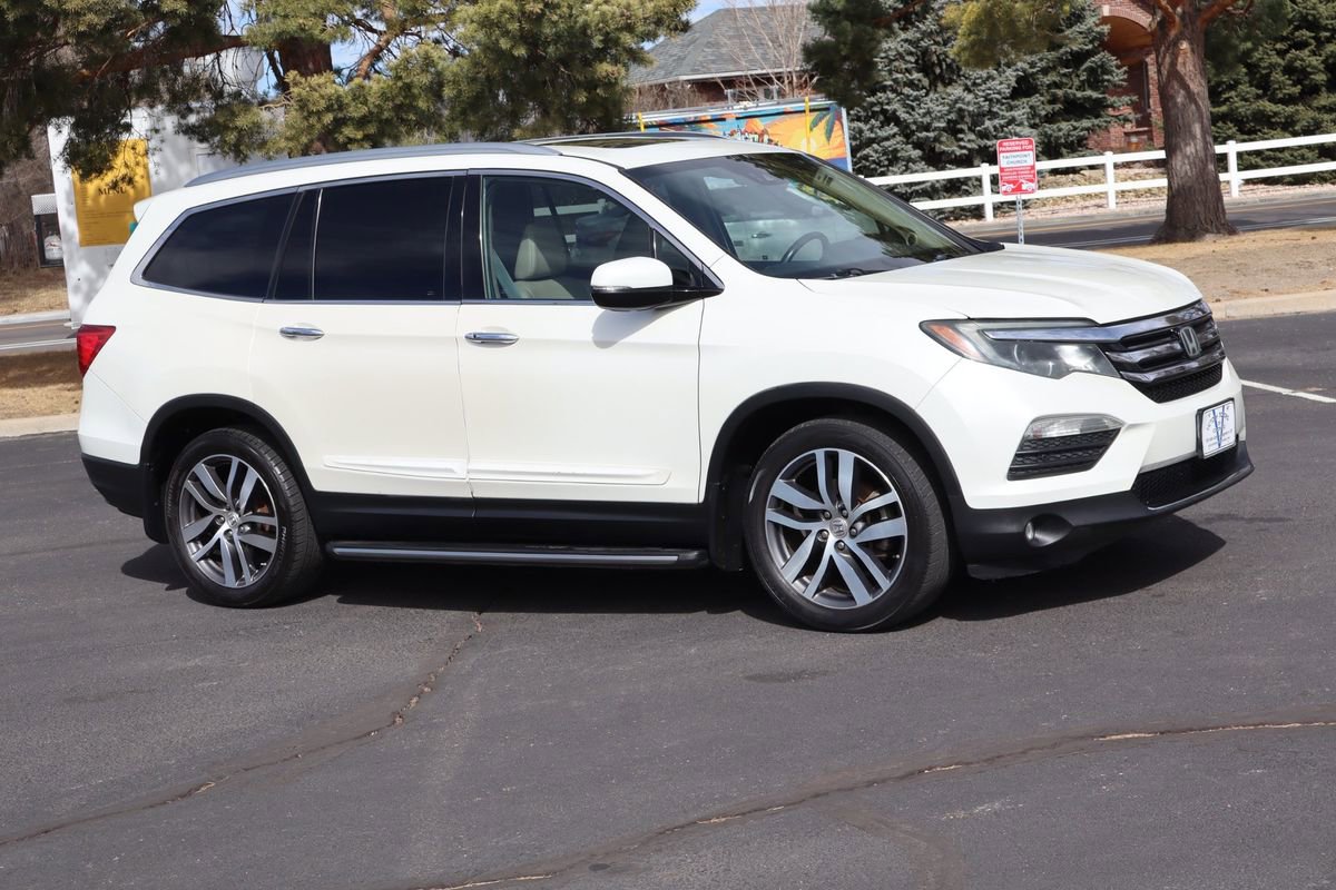 Used 2016 Honda Pilot Elite image 2