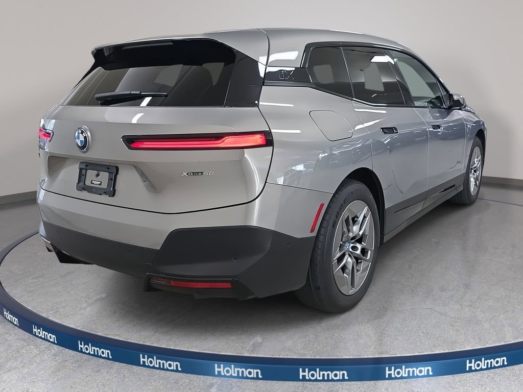 Used 2023 BMW iX xDrive50 image 7