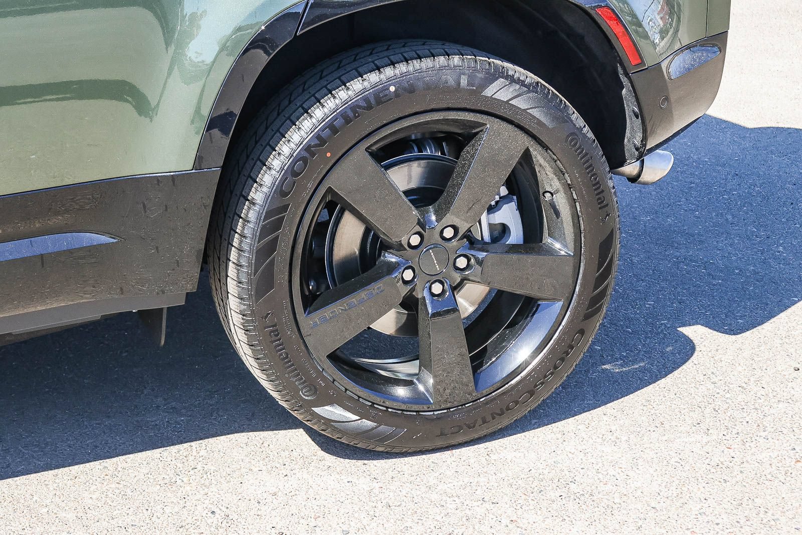 New 2026 Land Rover Defender 110 X-Dynamic SE AWD/4WD image 10
