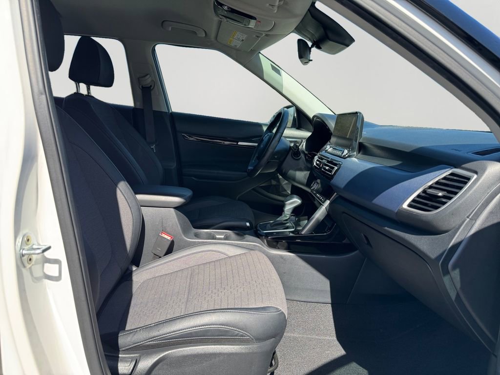 Used 2023 Kia Seltos S w/ Navigation Package FWD image 12