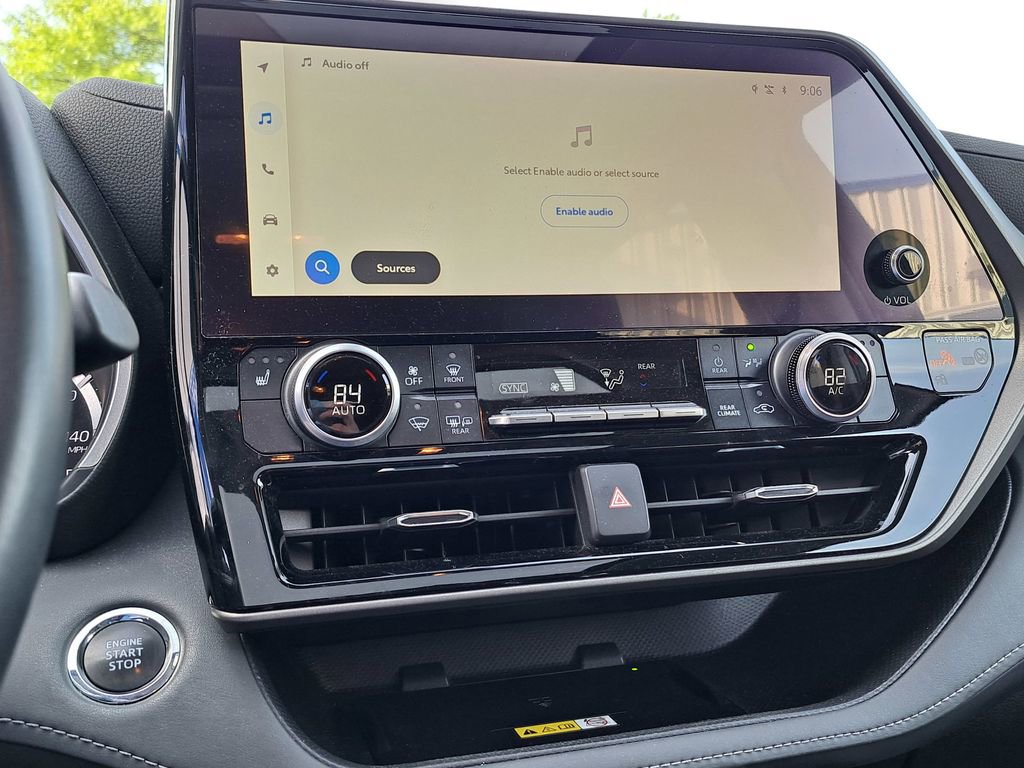 Used 2023 Toyota Highlander XLE image 10