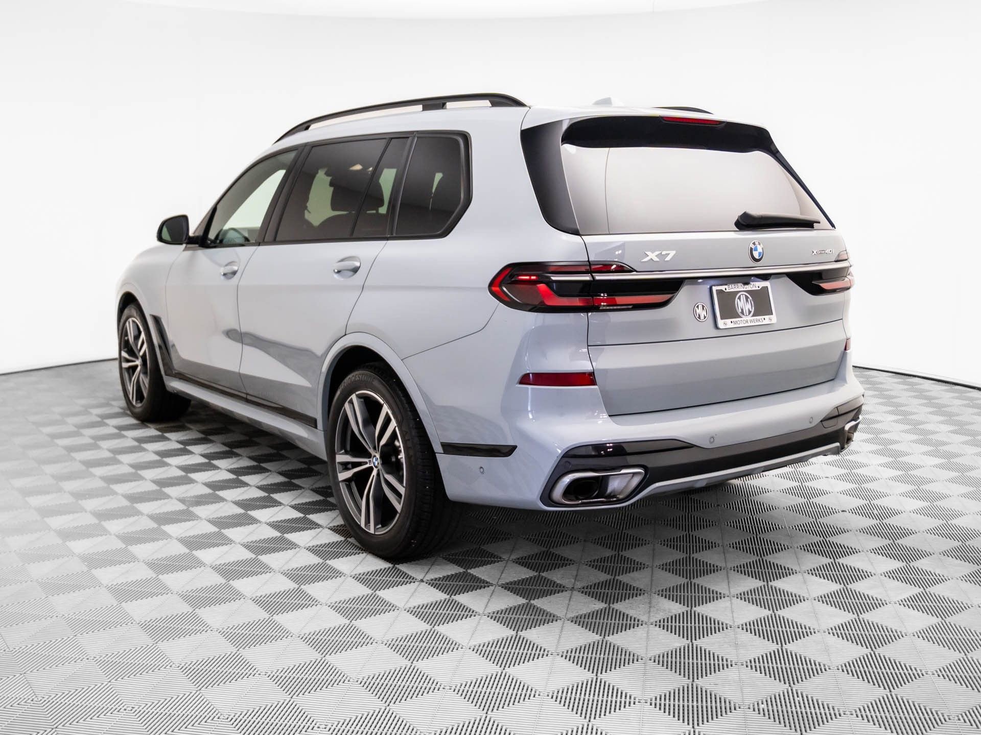 Used 2023 BMW X7 xDrive40i w/ M Sport Package video 3