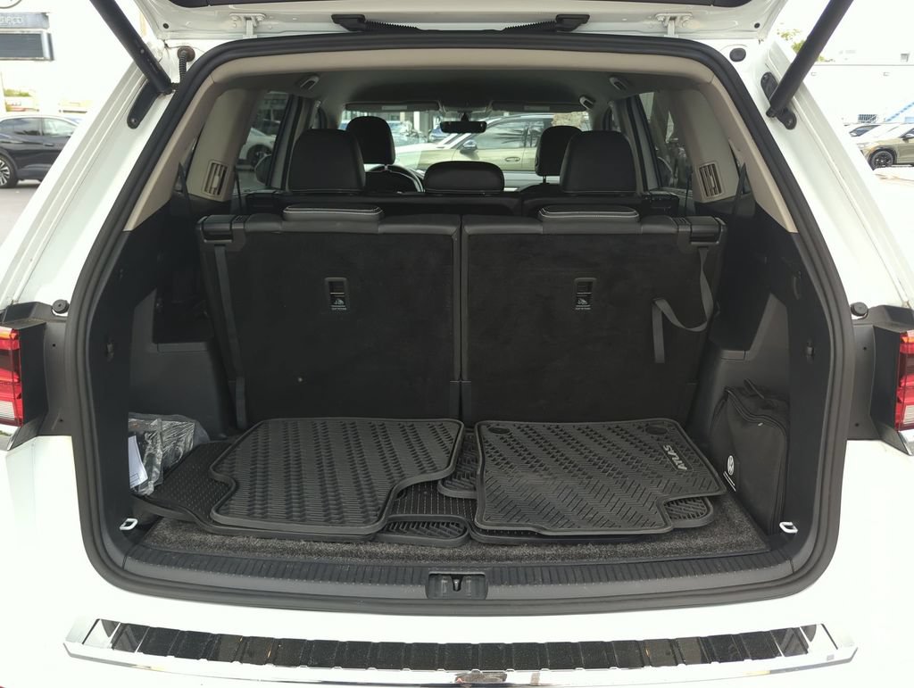 Certified 2023 Volkswagen Atlas SE FWD image 9