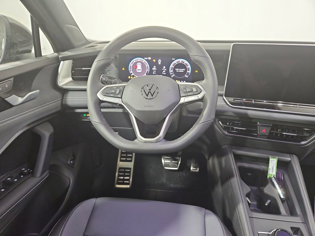 New 2026 Volkswagen Tiguan SE R-Line image 13