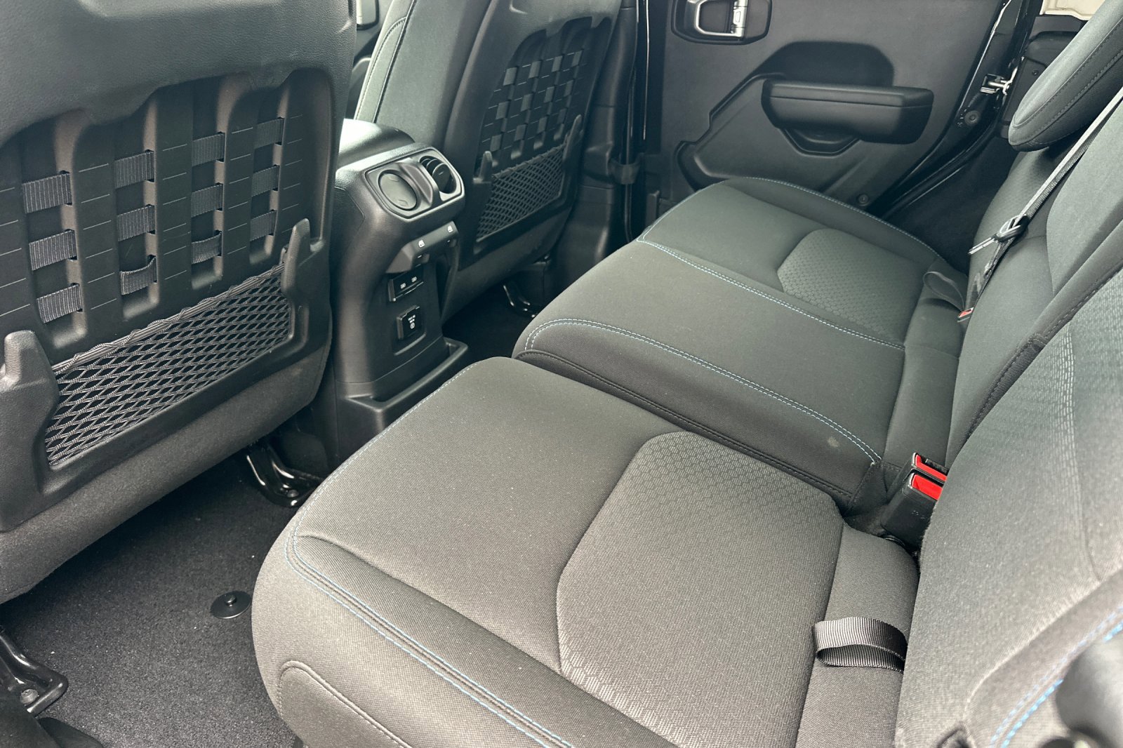 Used 2021 Jeep Wrangler Unlimited Rubicon 4xe w/ Steel Bumper Group image 12