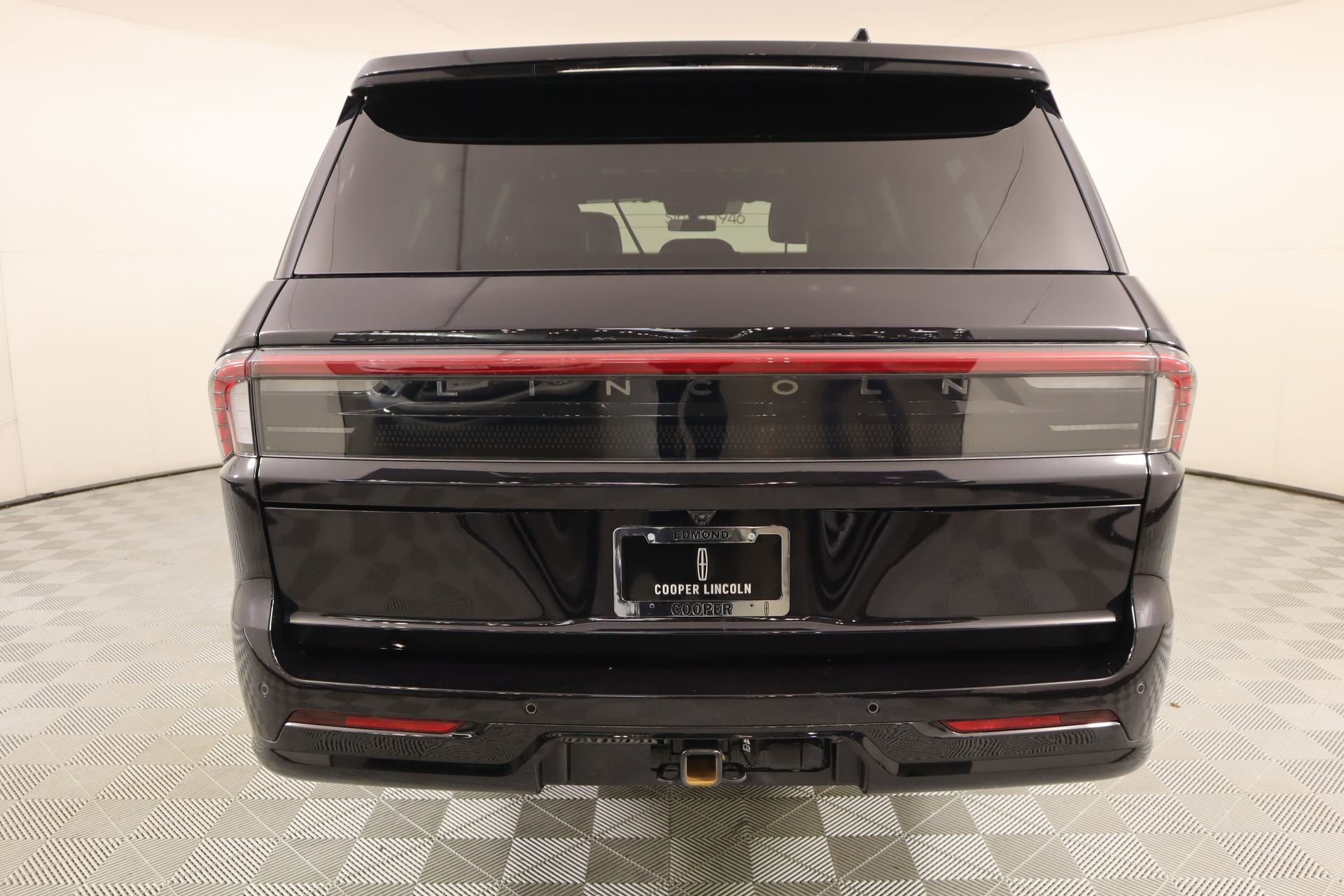 Certified 2025 Lincoln Navigator L Reserve AWD/4WD image 24