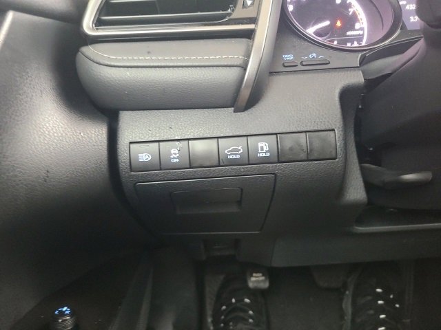 Used 2024 Toyota Camry SE image 25