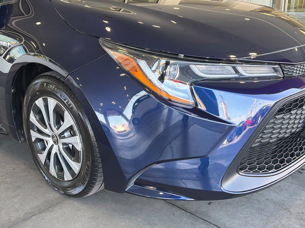 Certified 2021 Toyota Corolla LE FWD image 9