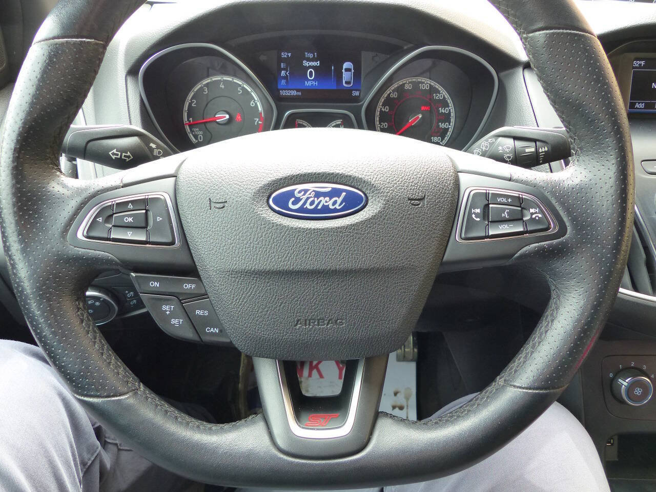 Used 2018 Ford Focus ST FWD image 28
