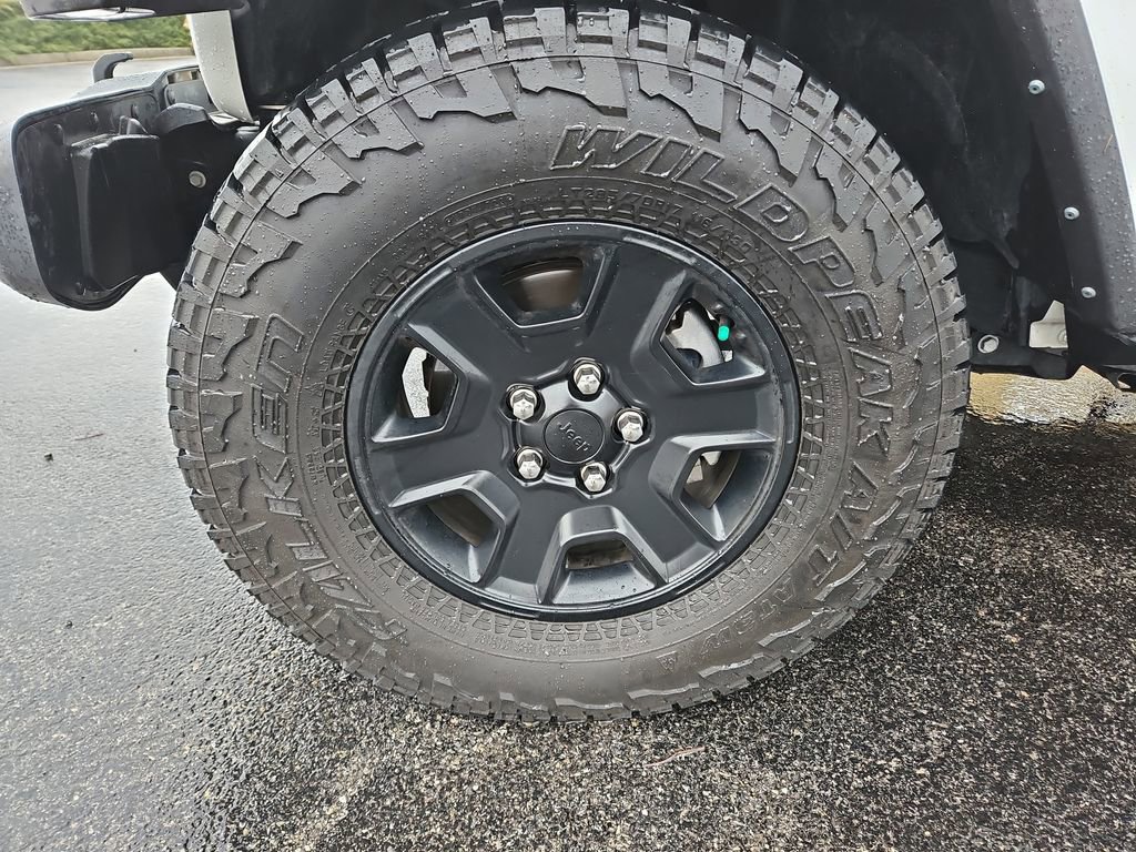 Used 2022 Jeep Gladiator Sport image 27