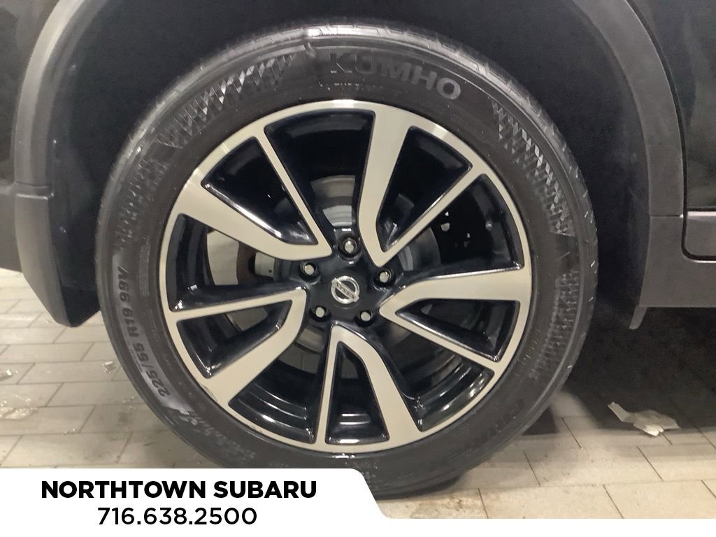 Used 2020 Nissan Rogue SL w/ Premium Package image 21