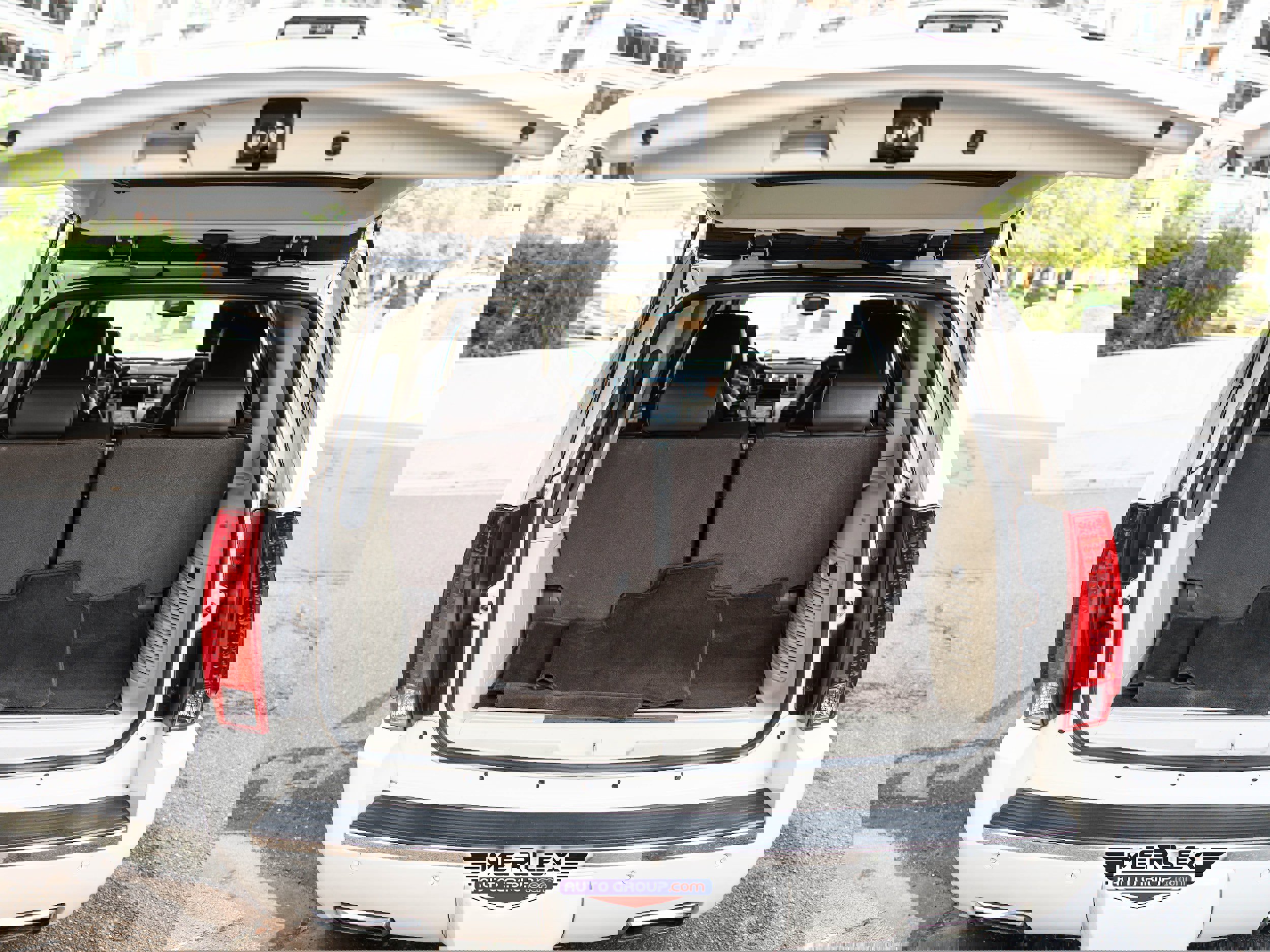 Used 2013 Cadillac Escalade Platinum image 49