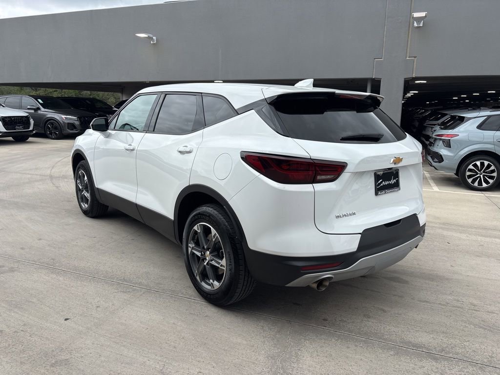 Used 2025 Chevrolet Blazer LT FWD image 8