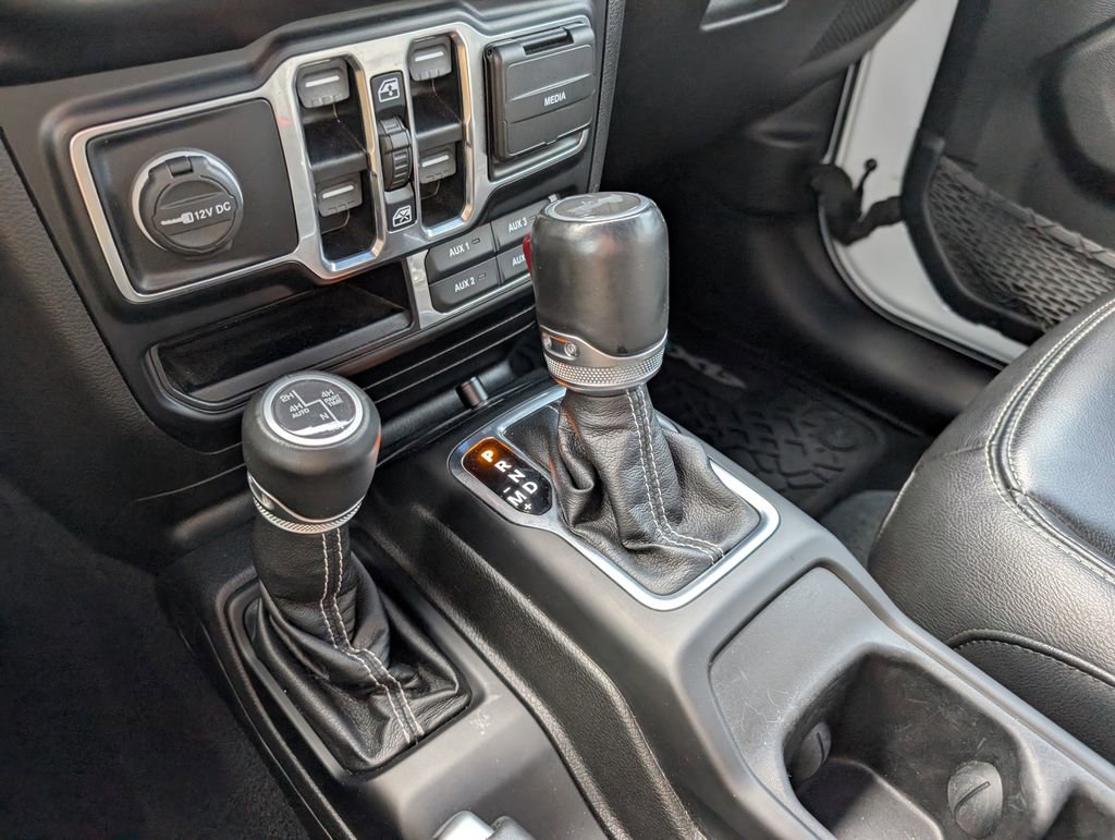 Used 2022 Jeep Wrangler Unlimited Sahara w/ Cold Weather Group image 20