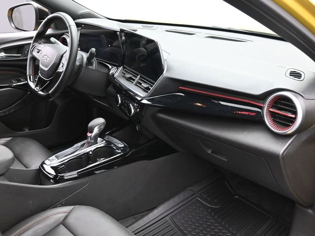 Used 2025 Chevrolet Trax RS w/ Driver Confidence Package image 27