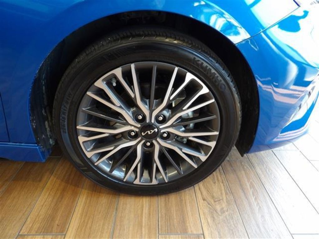 Used 2023 Kia Forte GT-Line w/ GT-Line Premium Package image 4