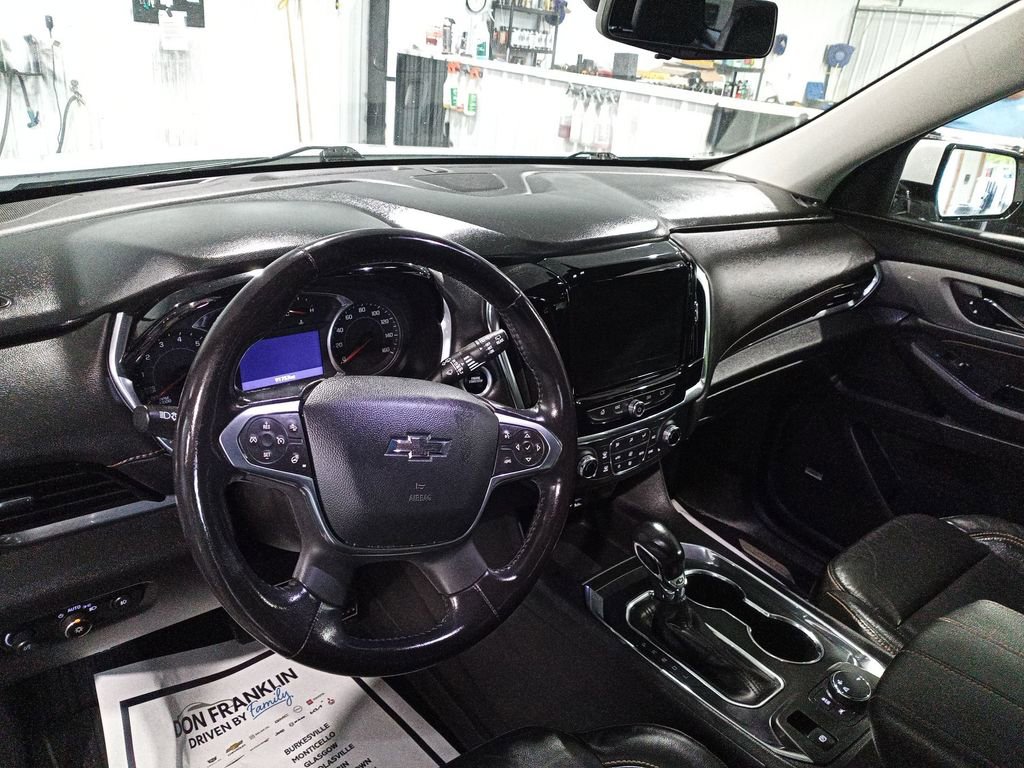 Used 2021 Chevrolet Traverse RS FWD image 10