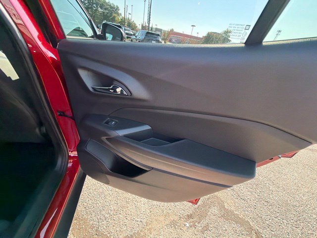 New 2026 Chevrolet Trax LT w/ Sunroof Package FWD image 30