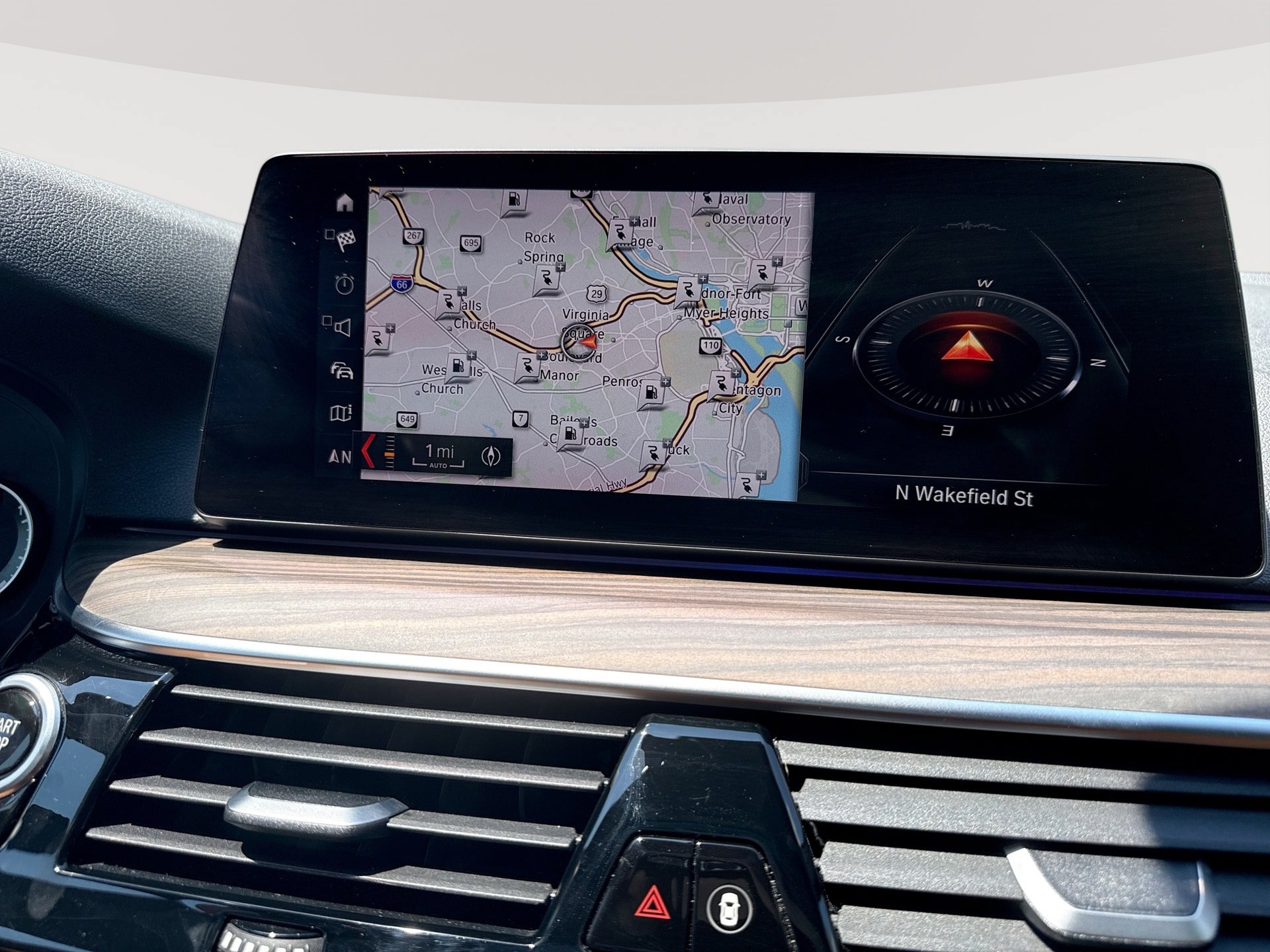 Used 2019 BMW 530e xDrive w/ Premium Package AWD/4WD image 20