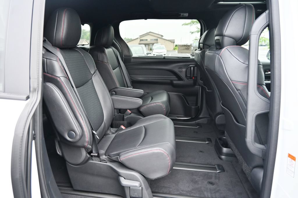 New 2026 Toyota Sienna XSE FWD image 18