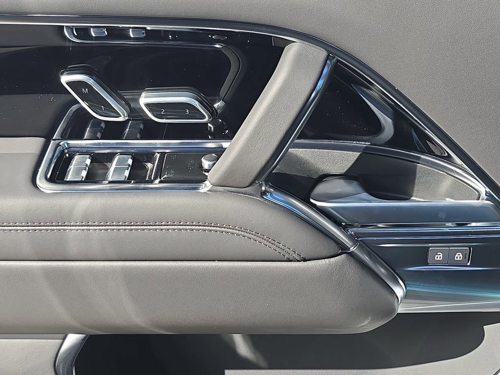 New 2026 Land Rover Range Rover Long Wheelbase Autobiography AWD/4WD image 29