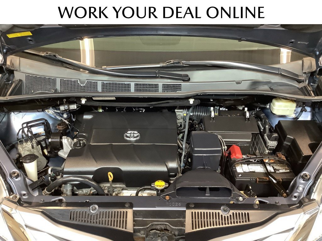 Used 2015 Toyota Sienna XLE FWD image 19
