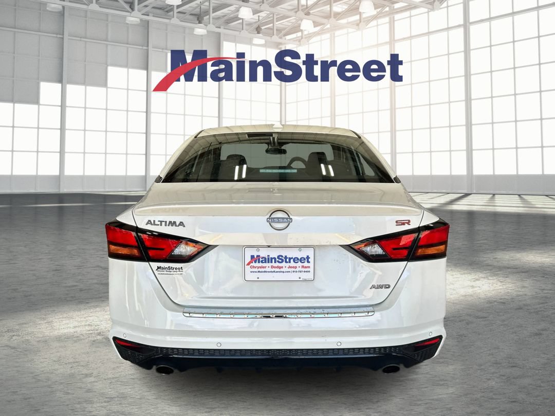 Used 2023 Nissan Altima 2.5 SR w/ SR Premium Package AWD/4WD image 4
