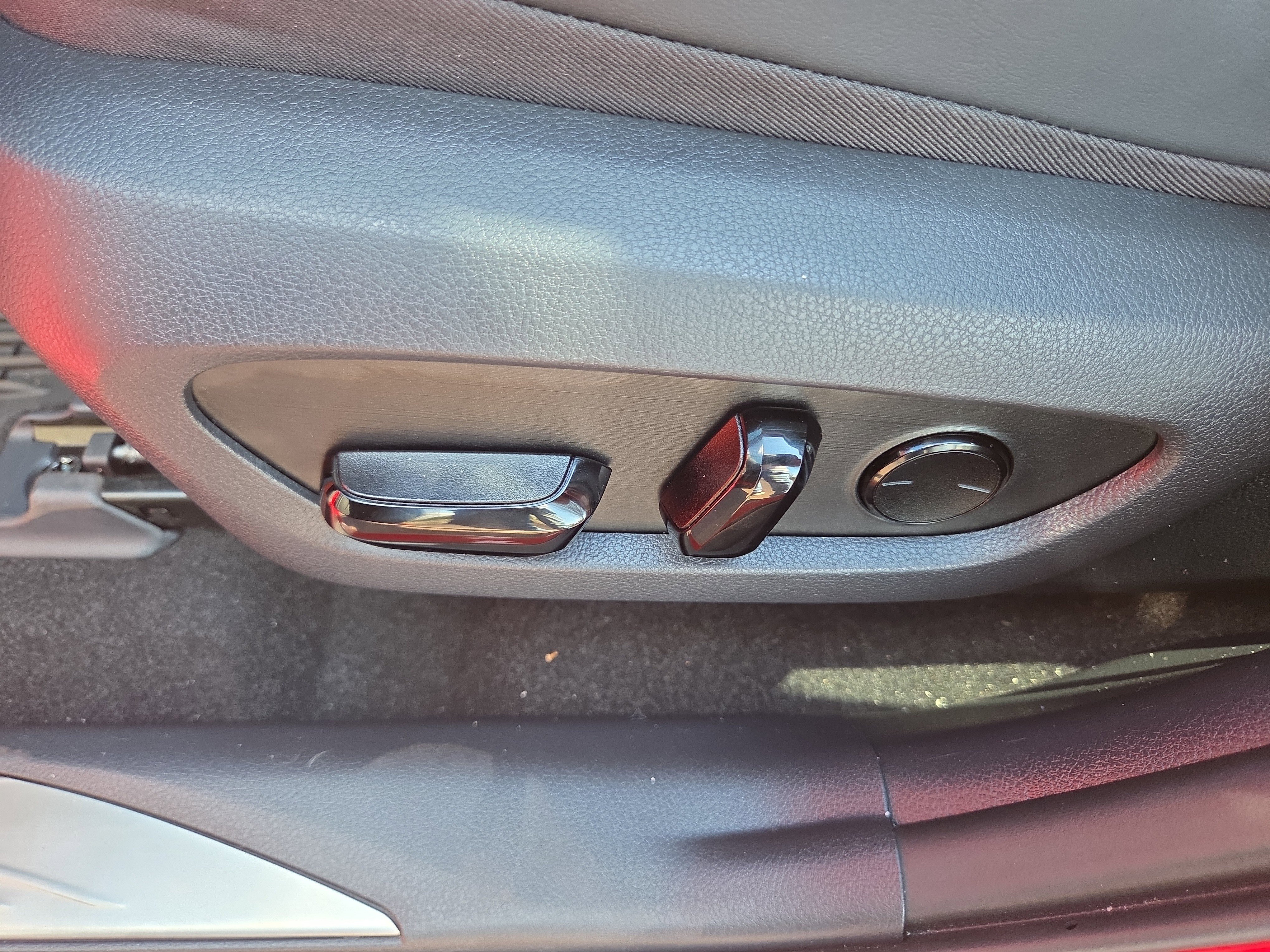 Certified 2025 Lexus NX 350h AWD w/ Accessory Package (2T) image 33