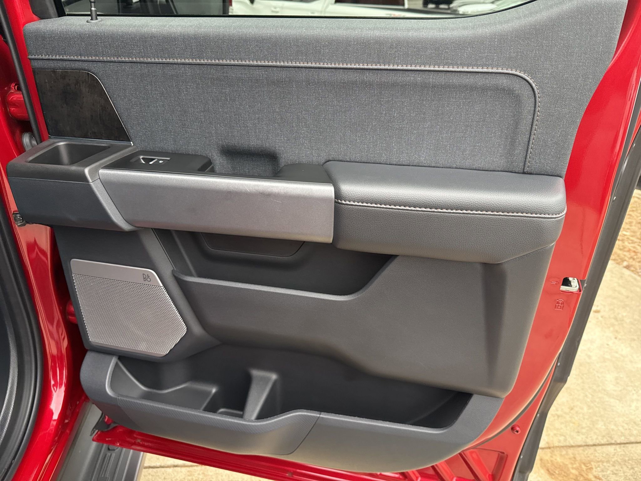 Used 2023 Ford F150 Lightning Lariat image 32