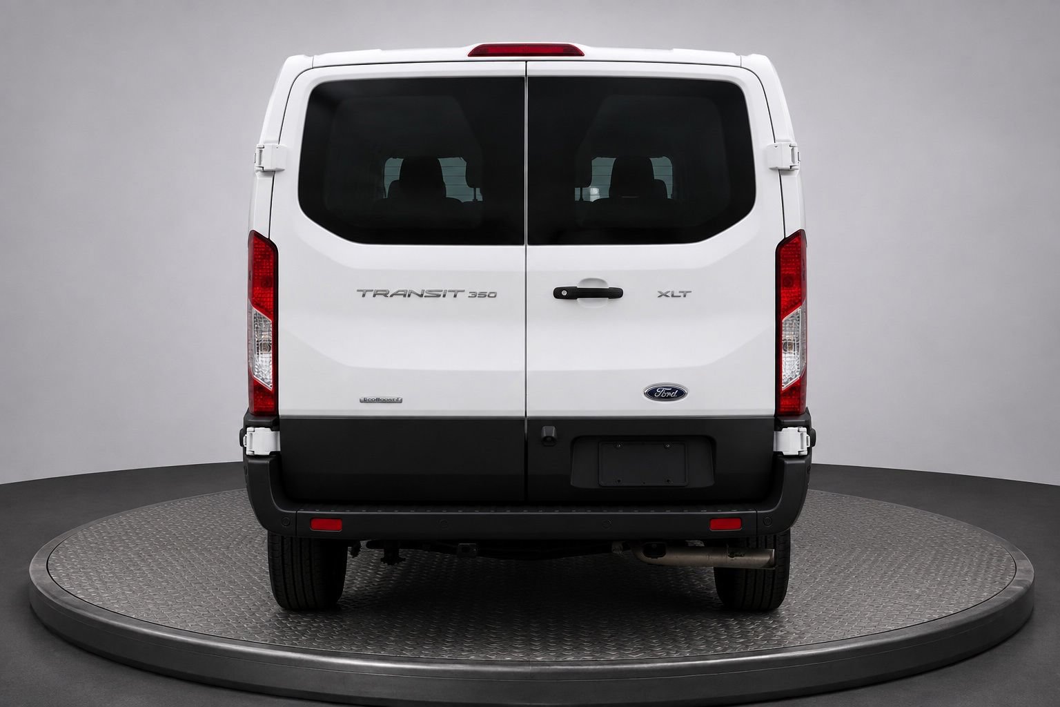Used 2023 Ford Transit 350 XLT RWD image 3