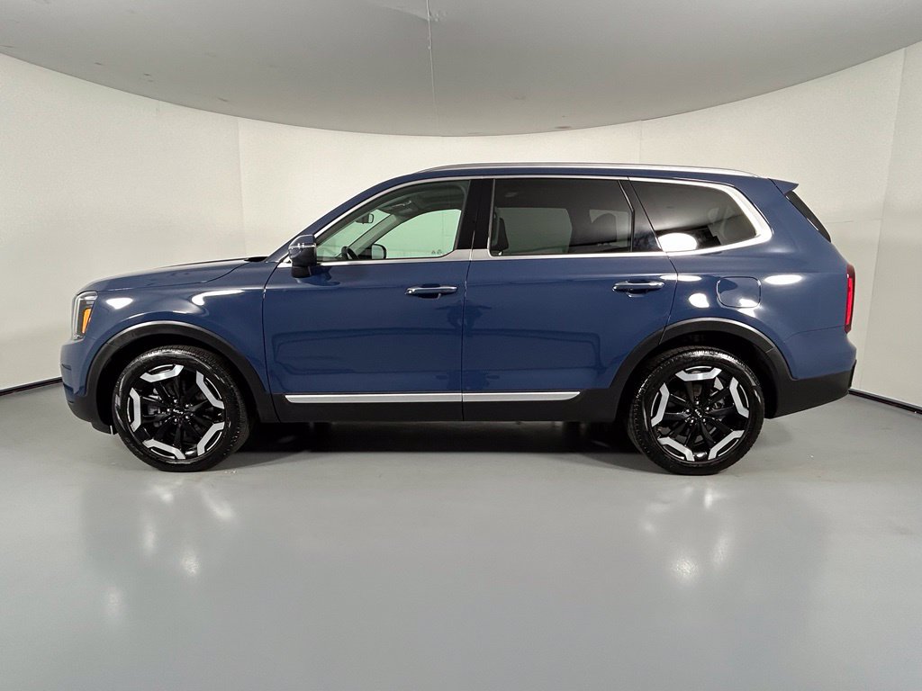 Used 2025 Kia Telluride S AWD/4WD image 4