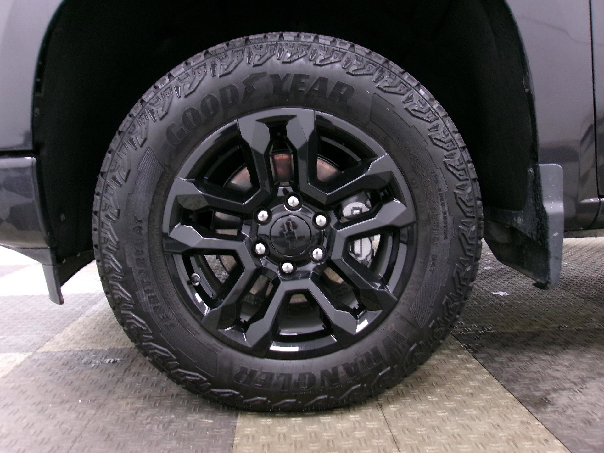 Certified 2024 Chevrolet Silverado 1500 RST w/ Z71 Off-Road Package AWD/4WD image 16