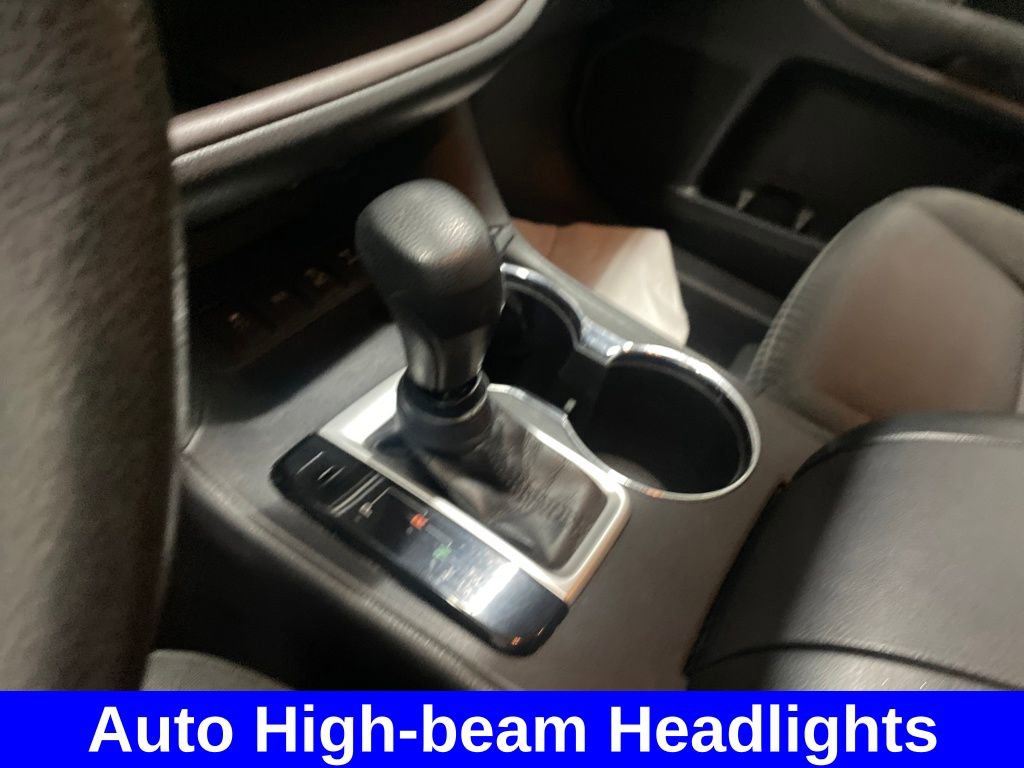 Used 2018 Toyota Highlander LE AWD/4WD image 11