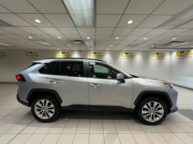 Used 2022 Toyota RAV4 Limited w/ Limited Grade Weather Package AWD/4WD image 3