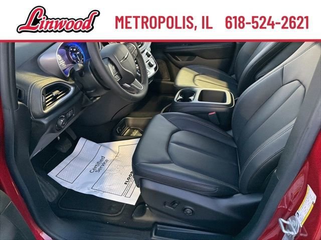 New 2026 Chrysler Pacifica Select FWD image 17