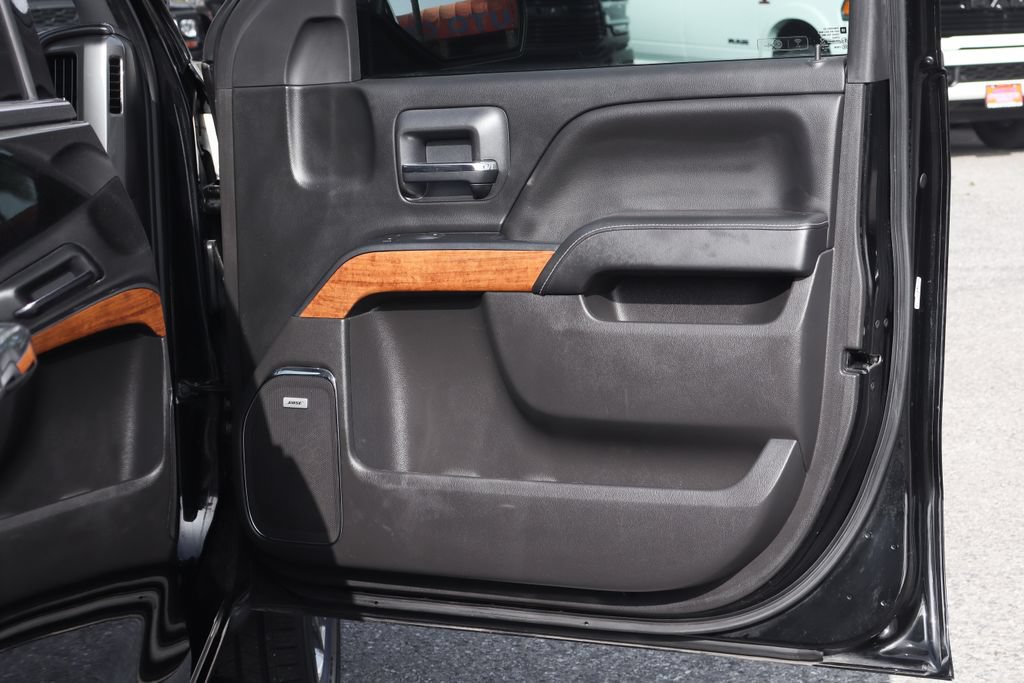 Used 2018 Chevrolet Silverado 1500 High Country RWD image 45