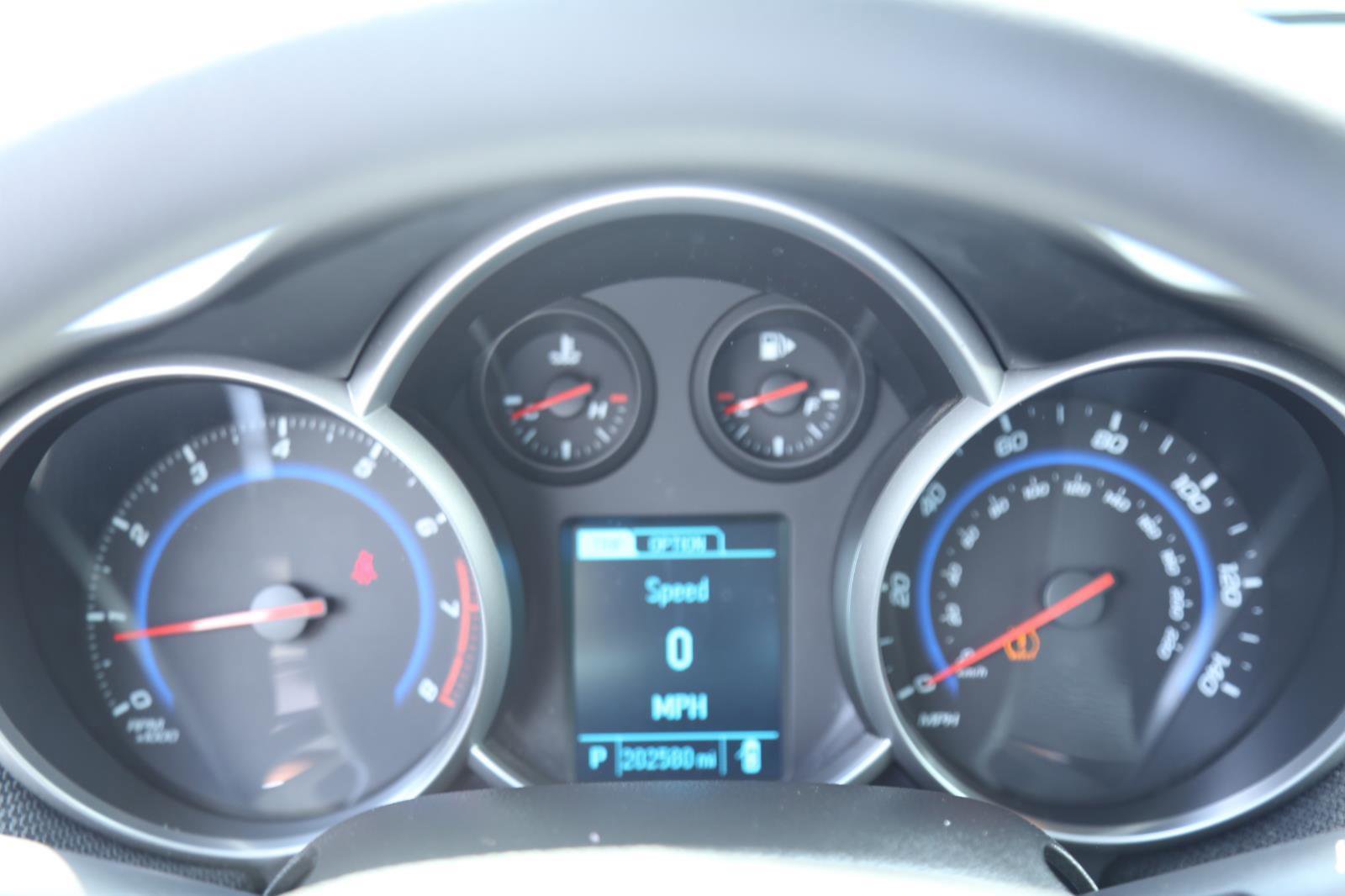 Used 2016 Chevrolet Cruze LT w/ Sun And Sound Package FWD image 8