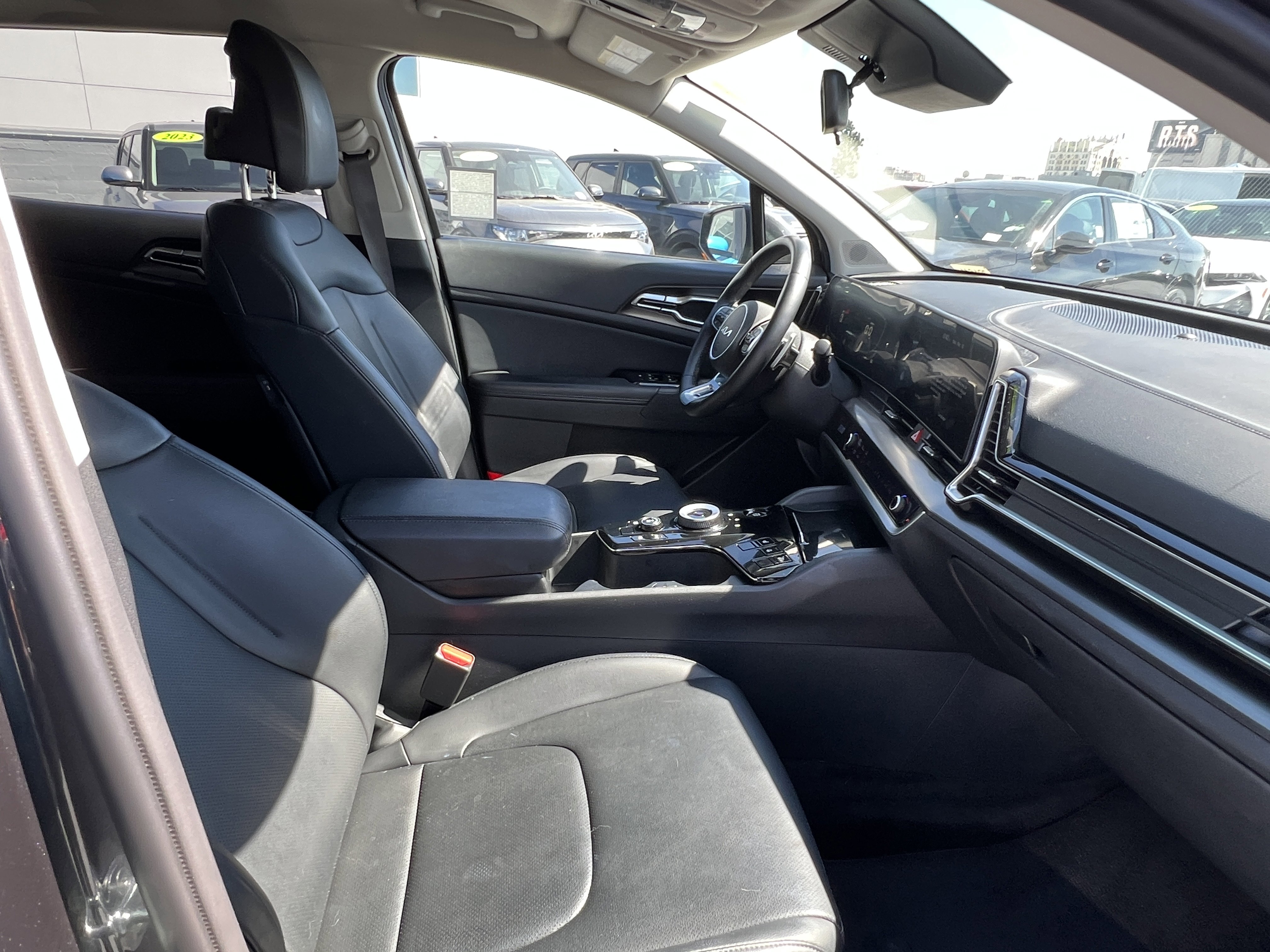 Used 2023 Kia Sportage EX image 17