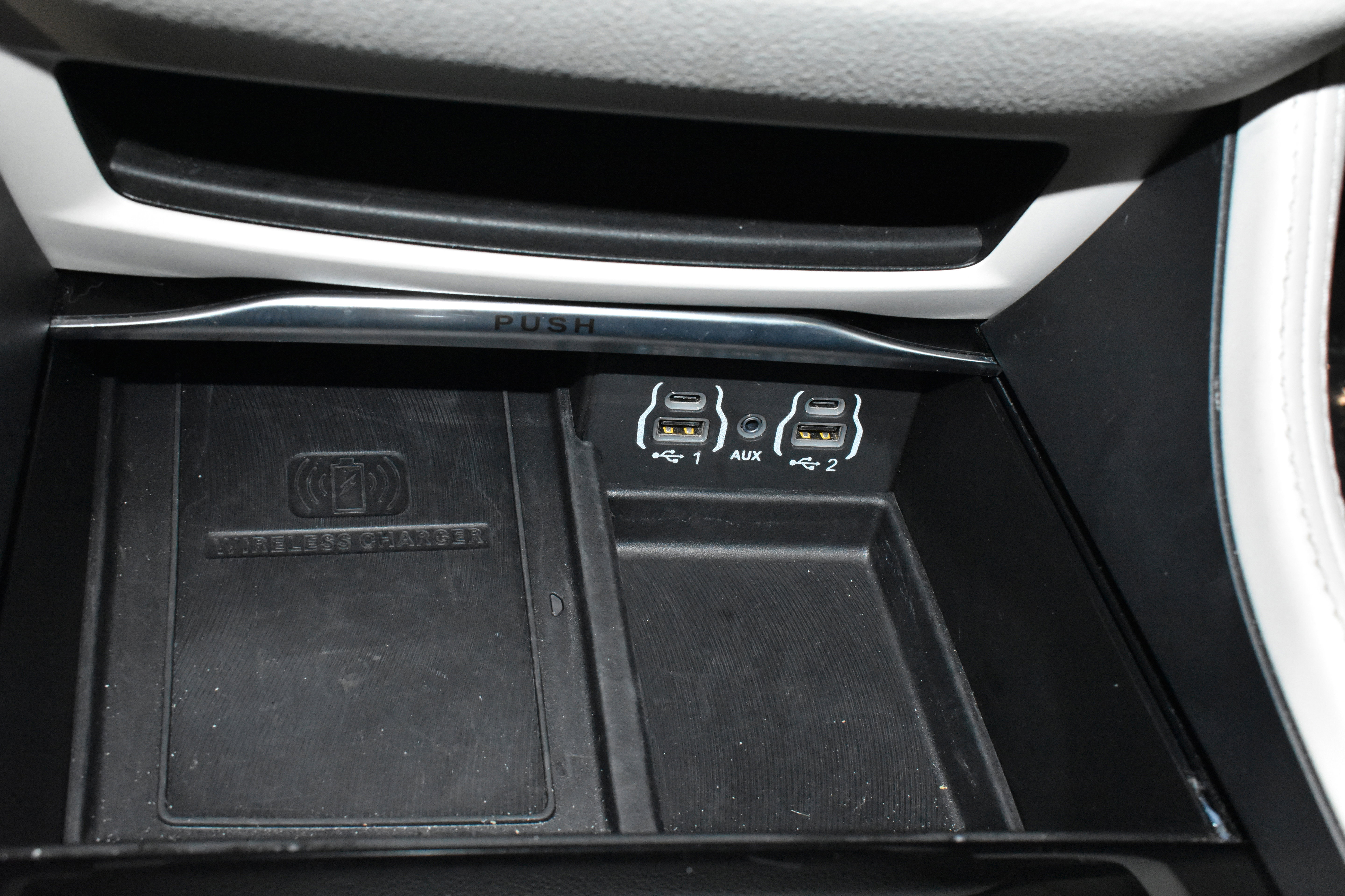 Used 2023 Chrysler Pacifica Limited FWD image 20