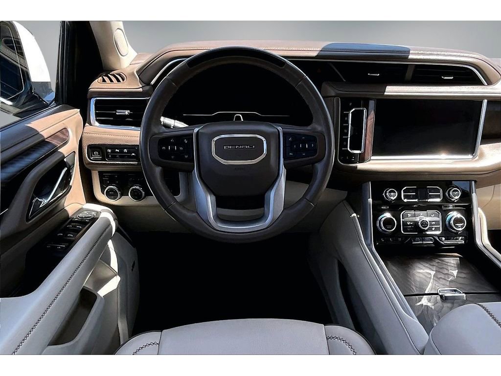 Used 2023 GMC Yukon XL Denali w/ Denali Reserve Package AWD/4WD image 8