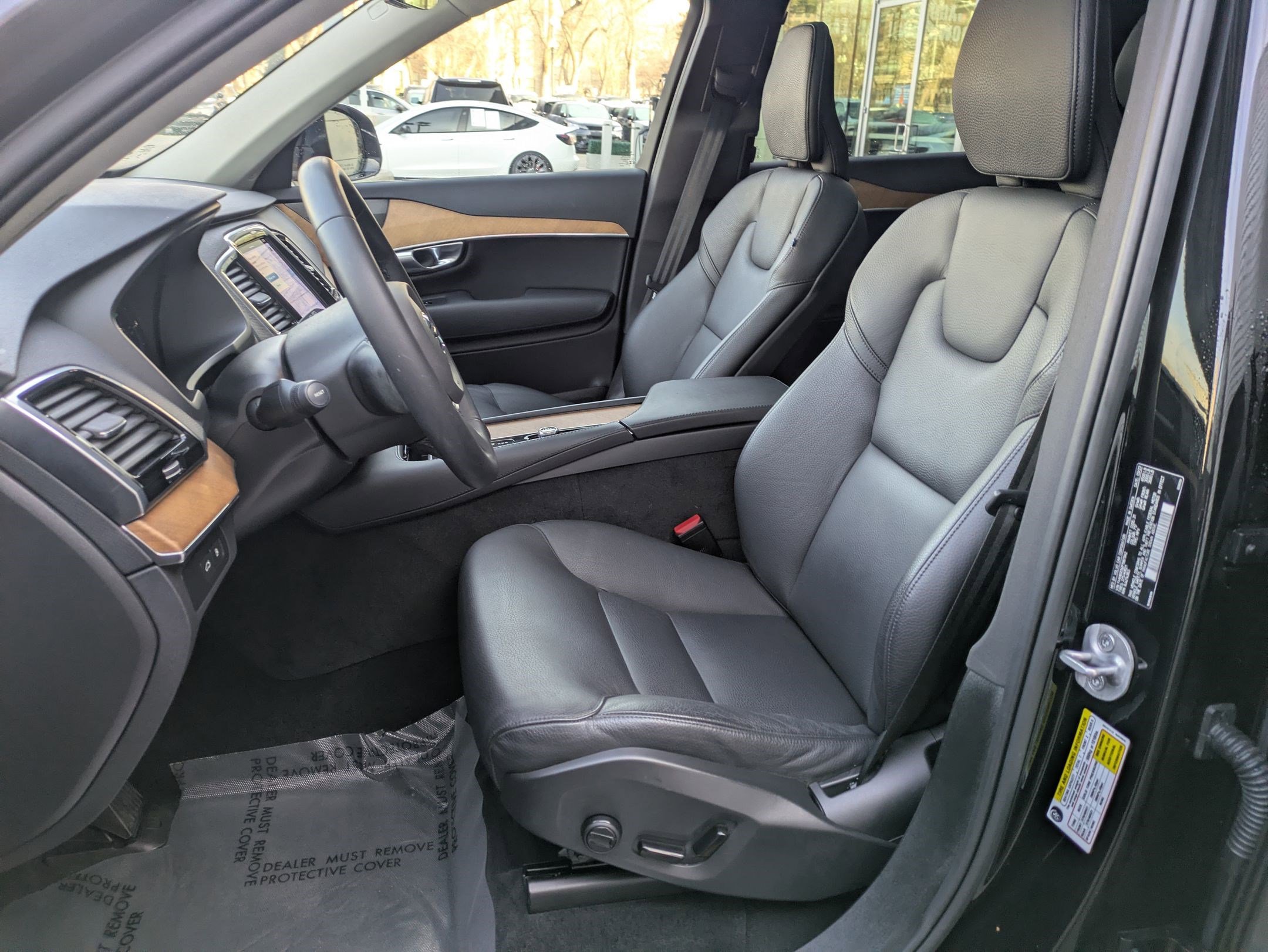 Certified 2023 Volvo XC90 T8 Plus w/ Protection Package Premier image 25