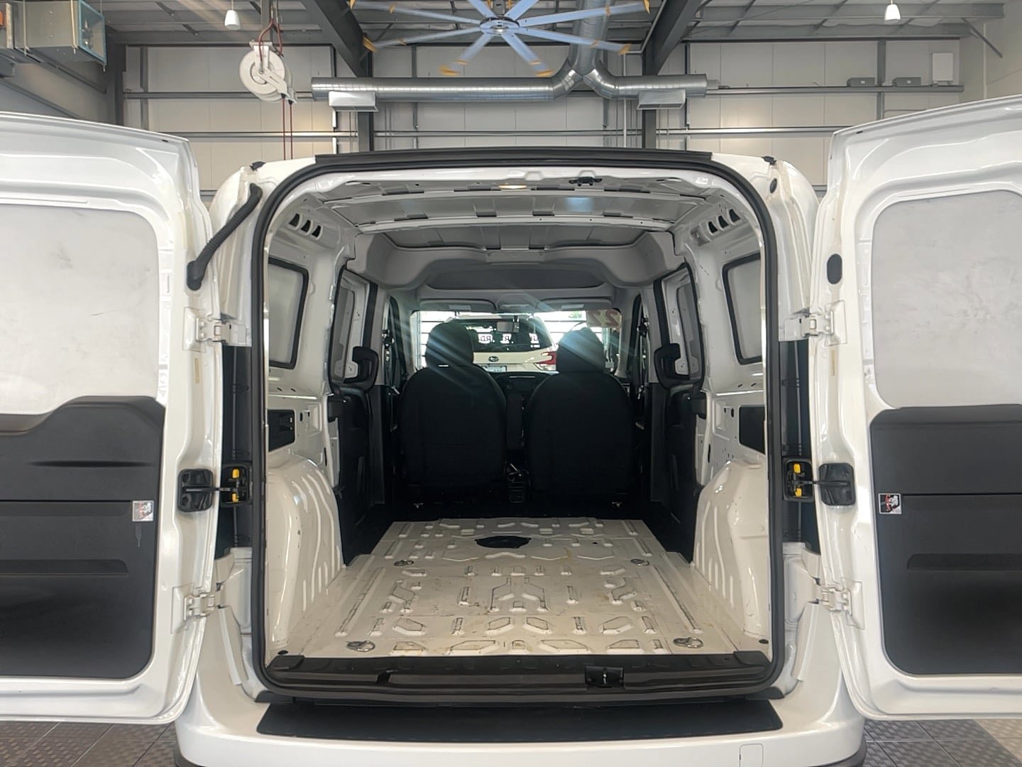 Used 2022 RAM ProMaster City Tradesman FWD image 9
