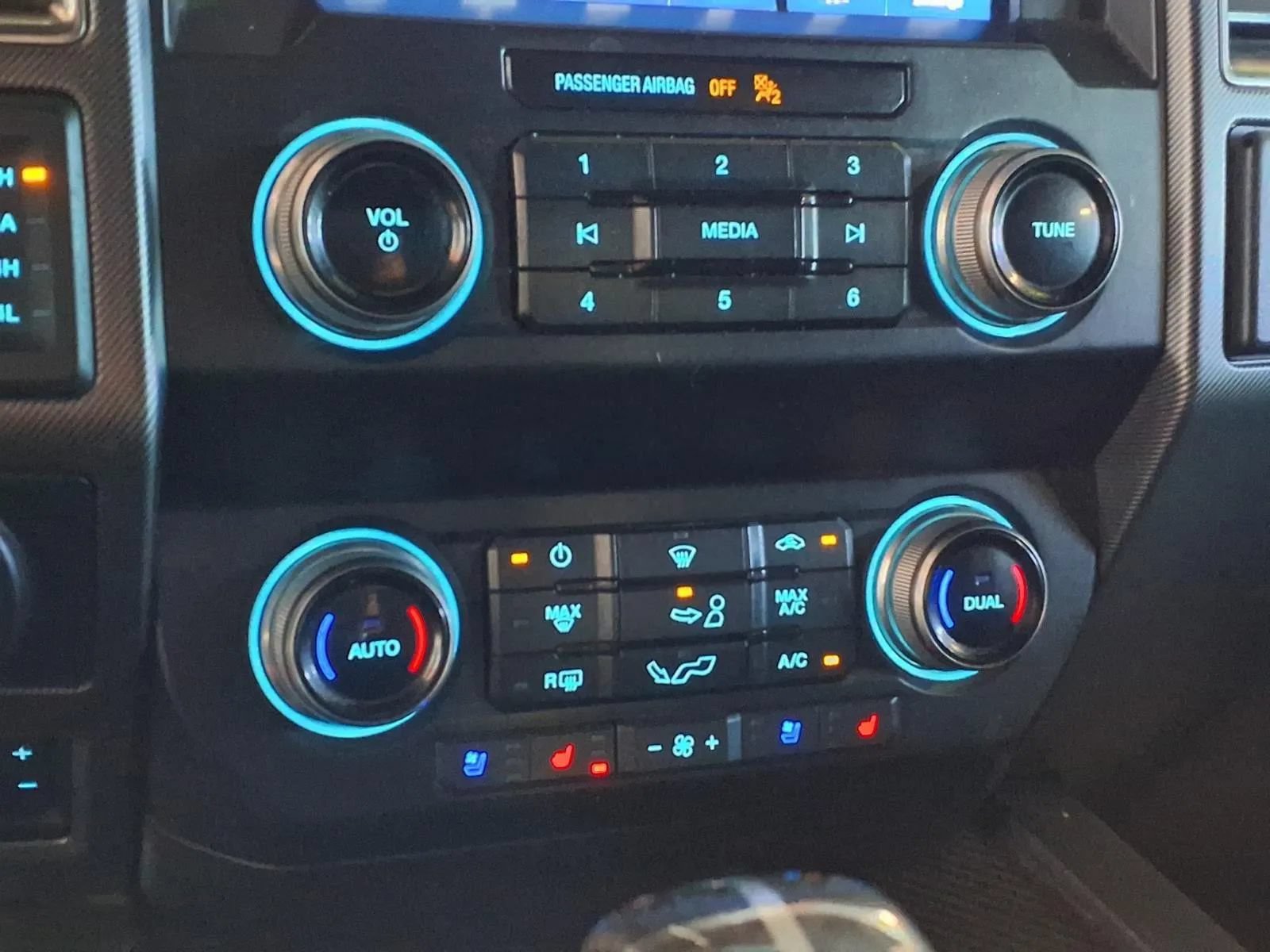 Used 2019 Ford F150 Raptor w/ Equipment Group 802A Luxury AWD/4WD image 22