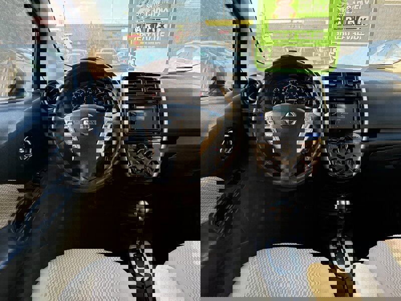 Used 2015 Nissan Versa Note SV image 12