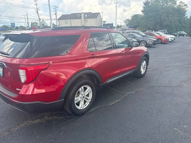 Used 2020 Ford Explorer XLT w/ Equipment Group 202A AWD/4WD image 4