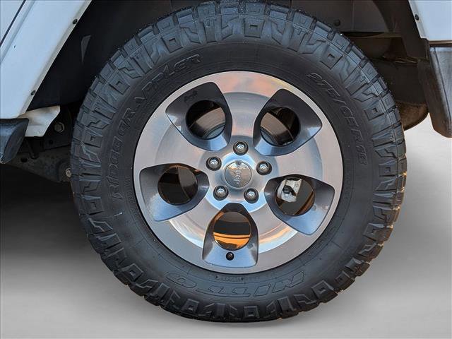 Used 2017 Jeep Wrangler Unlimited Sahara image 14