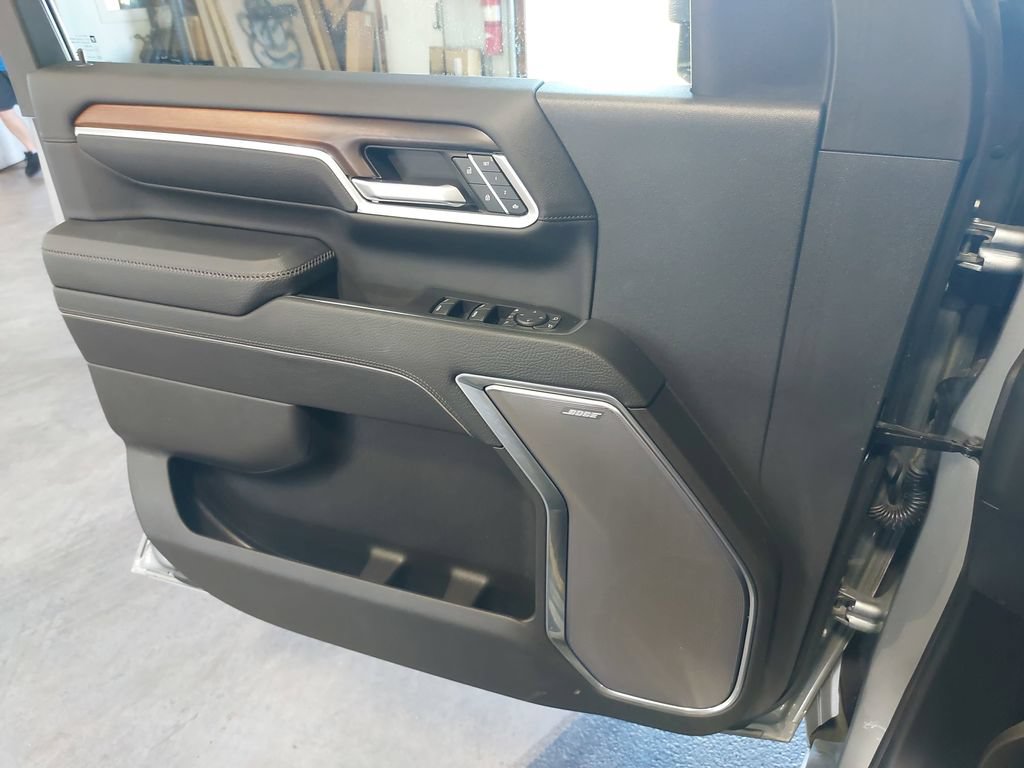 Used 2025 GMC Sierra 3500 Denali w/ Denali Reserve Package AWD/4WD image 26