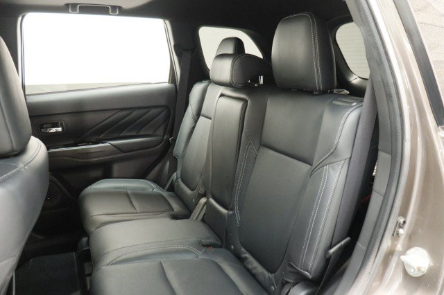 Used 2020 Mitsubishi Outlander SEL AWD/4WD image 29